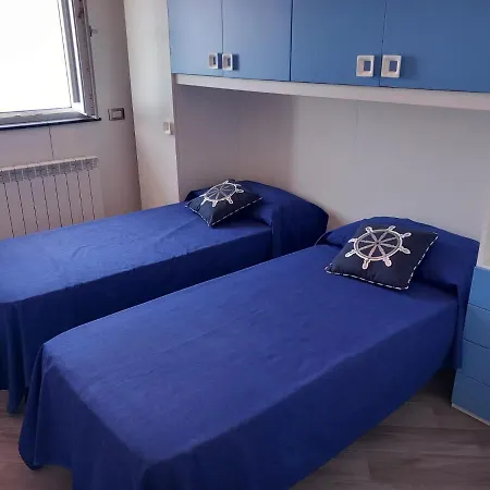 Casa Vacanze Maris 30 Mt Dal Mare SantʼAgata di Militello Exterior foto